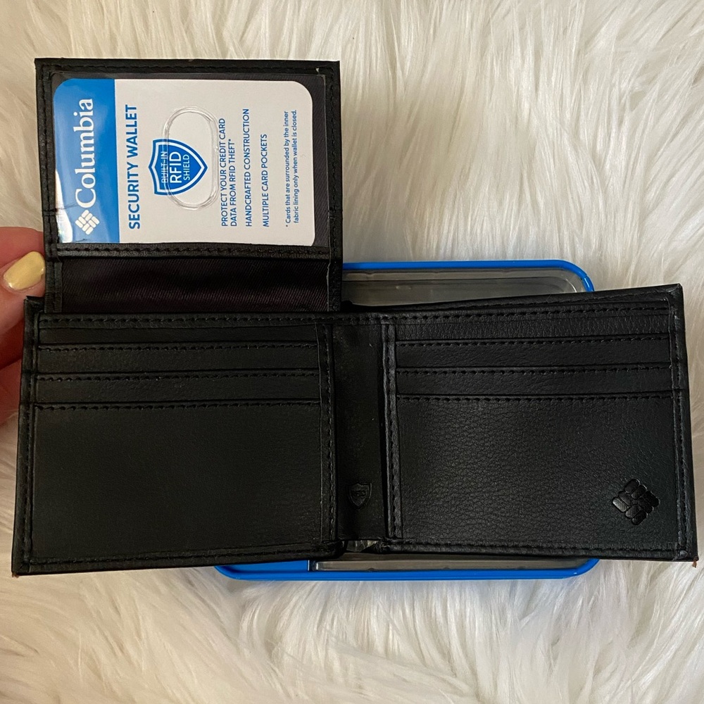 Columbia Wallet